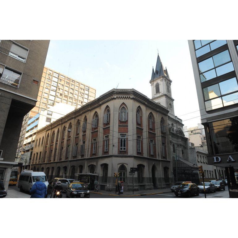 Demolerán la iglesia donde se casó Borges