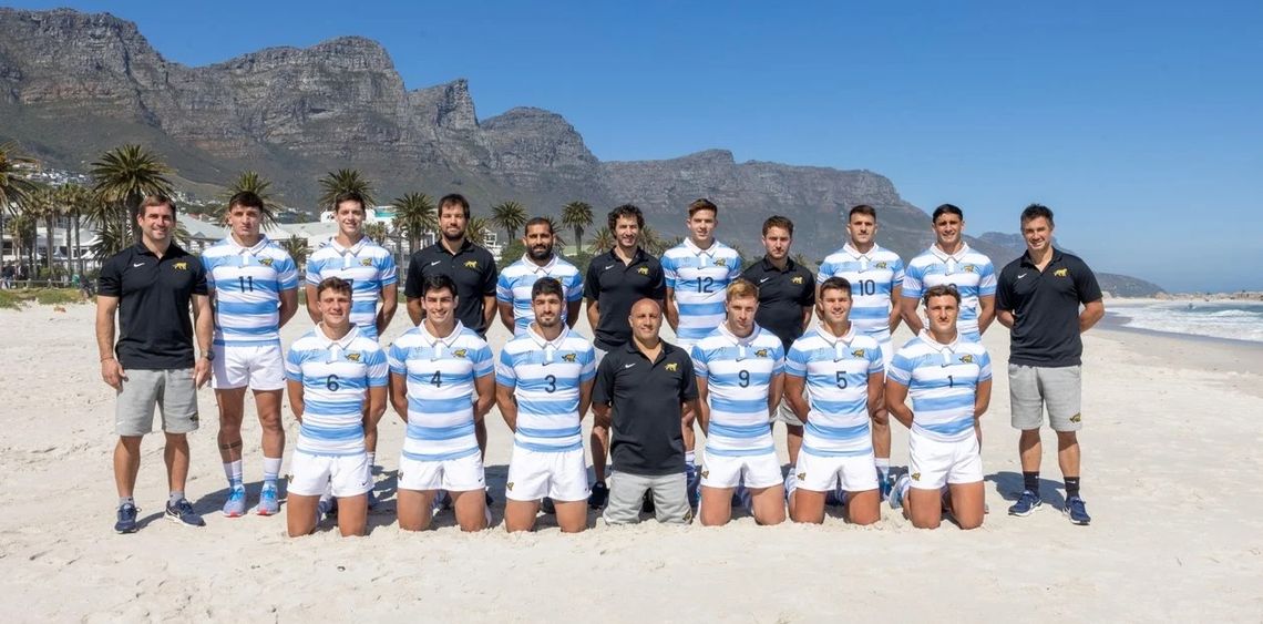 El plantel argentino en las playas de Ciudad del Cabo. 