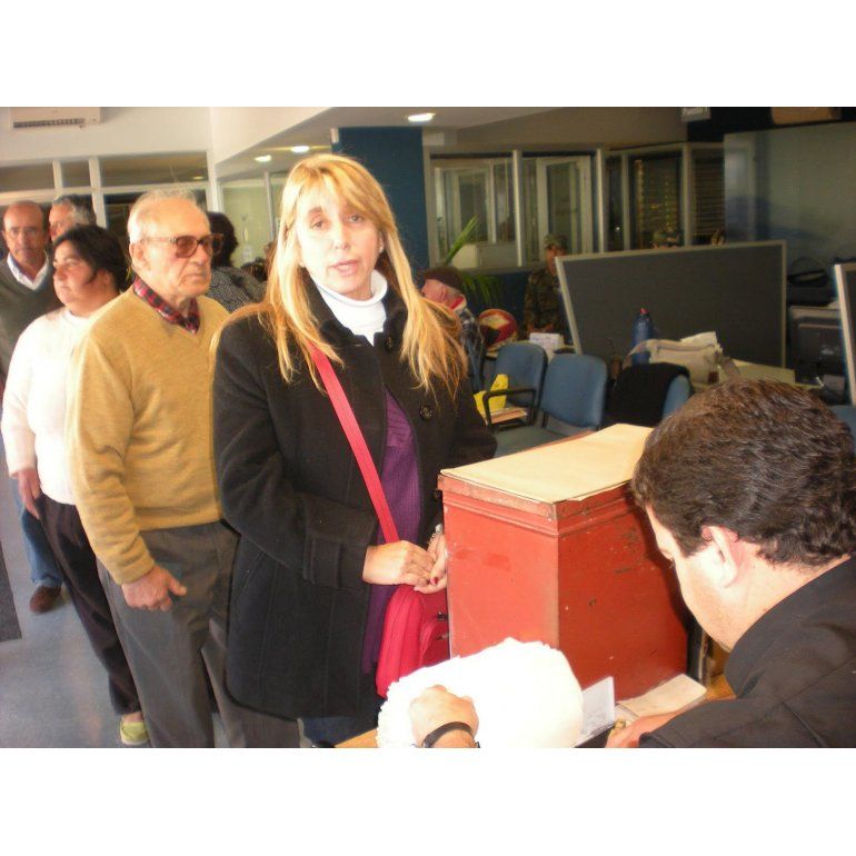 Uruguay: Blancos y Colorados le ponen fin a una rivalidad histórica