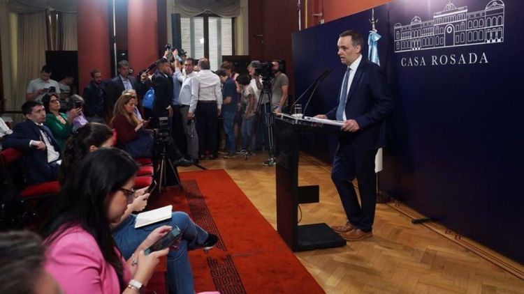 La primera conferencia tras la reapertura se dará este lunes a las 11.