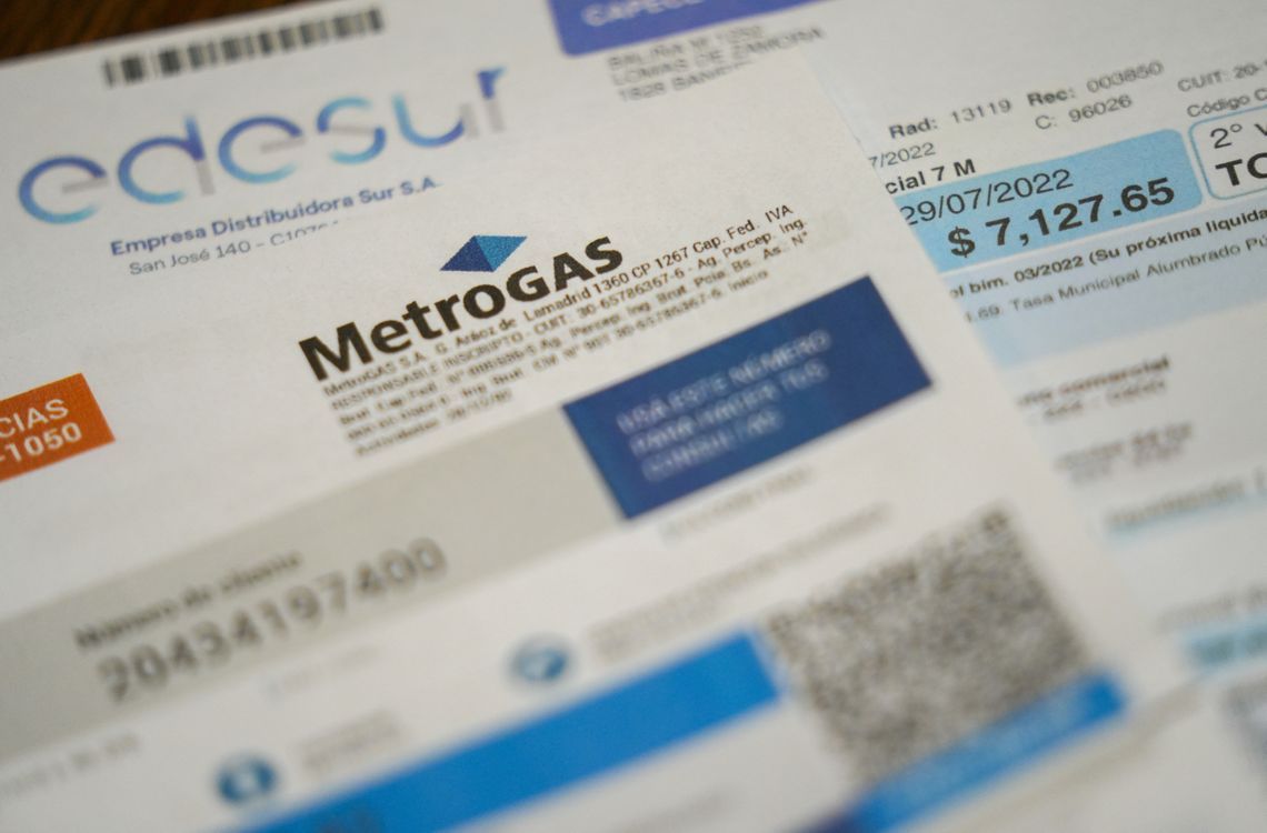Sin tregua. Agua, luz, gas pegan en la línea de flotación de los usuarios. Sin tregua. Agua, luz, gas pegan en la línea de flotación de los usuarios.