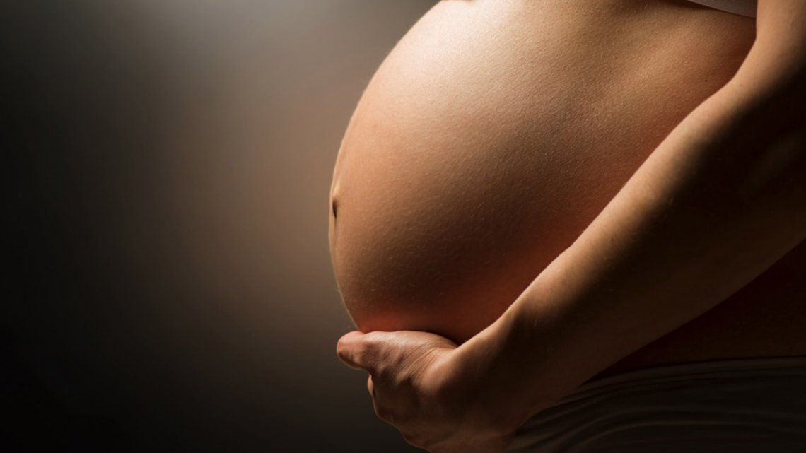 Proponen limitar la edad para la cobertura de tratamientos de fertilización asistida