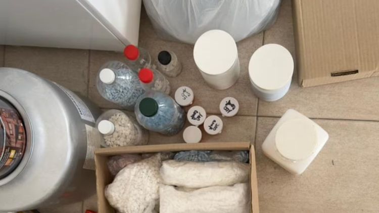 El acusado trabajaba en un laboratorio porteño y, según la investigación, robaba comprimidos que luego vendía ilegalmente por redes sociales.