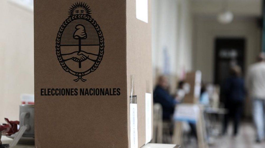 El decreto firmado por Macri fue derogado y ya no se podrá votar desde el exterior por correo.