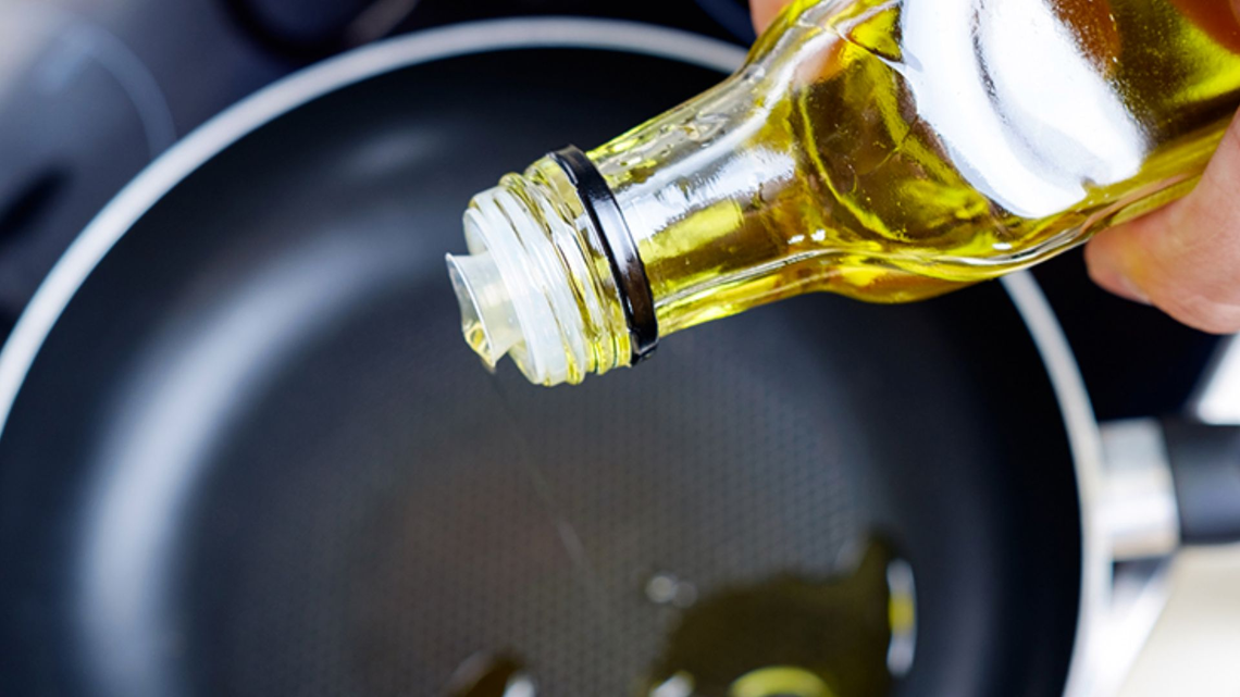 ANMAT prohibió un aceite de oliva: cuál es y por qué no hay que comprarlo