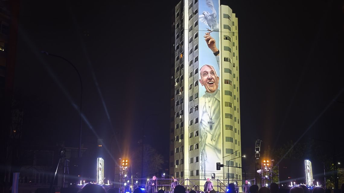 La monumental obra estuvo a cargo del reconocido artista Martín Ron