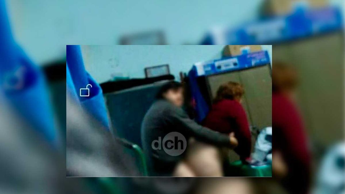 Chaco vicedirector se film teniendo sexo en la escuela junto a