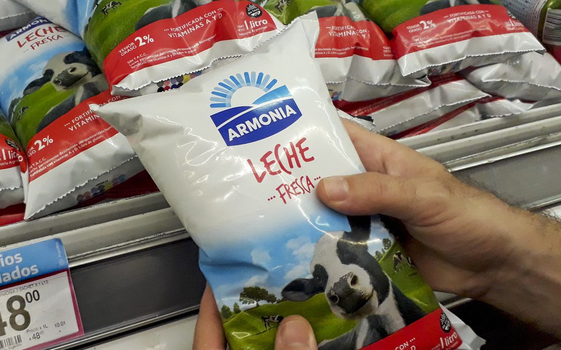 El precio de un sachet de leche fresca se ubica actualmente en 170 pesos.
