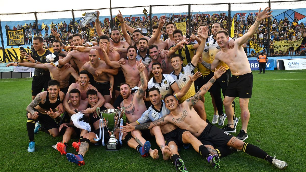 Las Mejores Fotos Del Histórico Ascenso De Deportivo Madryn A La ...