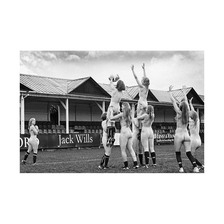 El desnudo hot de un equipo de rugby femenino