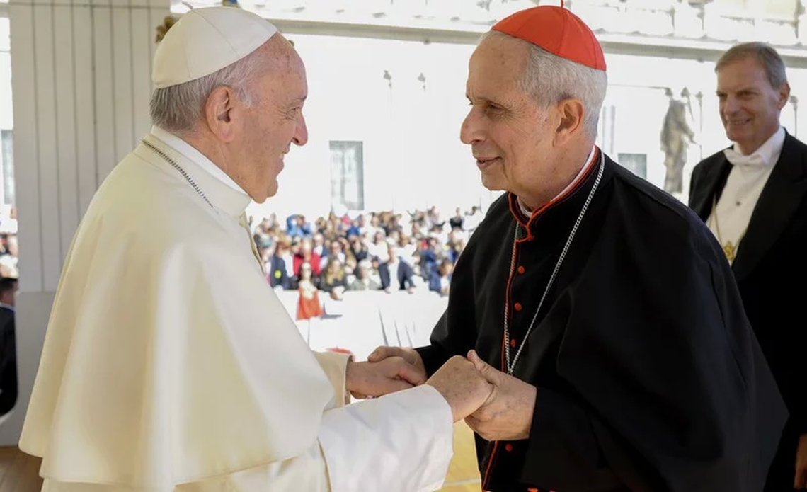 El cardenal Poli mantuvo una reunión con el Papa en el Vaticano.
