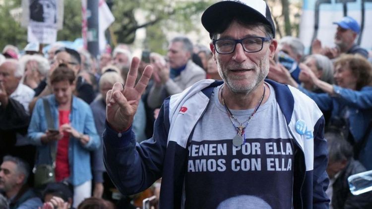 El padre Paco fue detenido durante la marcha de los jubilados