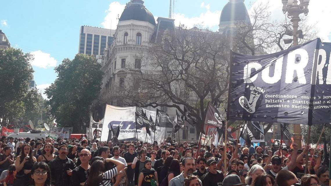 Una multitud pidió justicia por Santiago Maldonado en Plaza de Mayo