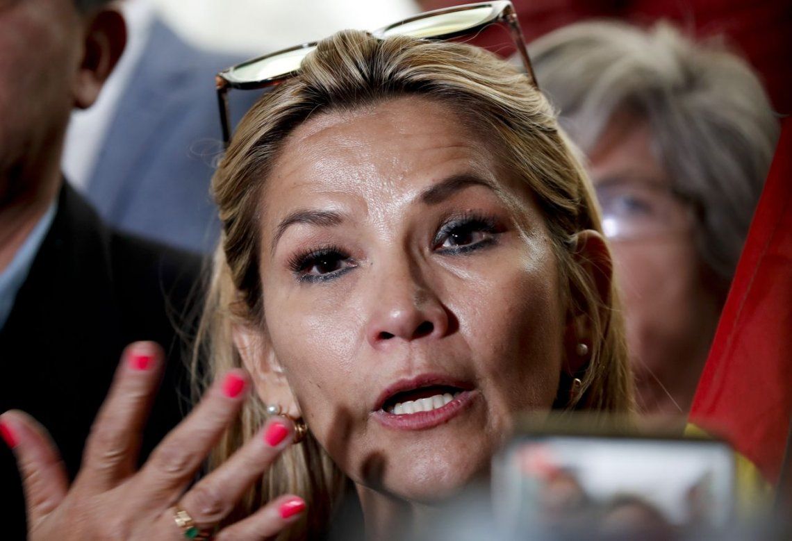 Jeanine Áñez se autoproclamó presidenta de Bolivia: Asumo de inmediato la presidencia
