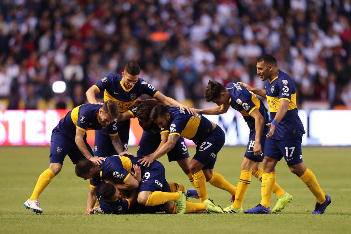 Copa Libertadores: con goles de Wanchope Ábila y Bebelo Reynoso, Boca Juniors goleó 3 a 0 a Liga de Quito en Ecuador y tiene un pie en semifinales
