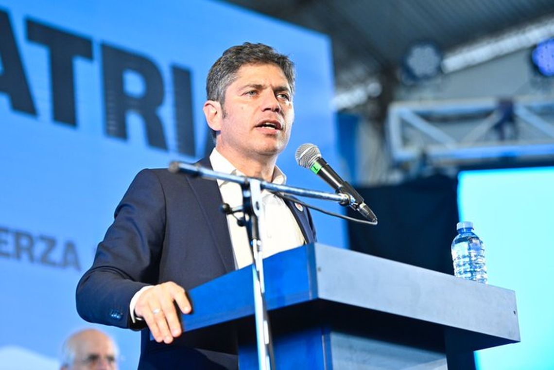 Axel Kicillof apuntó contra Caputo: Se está timbeando el país