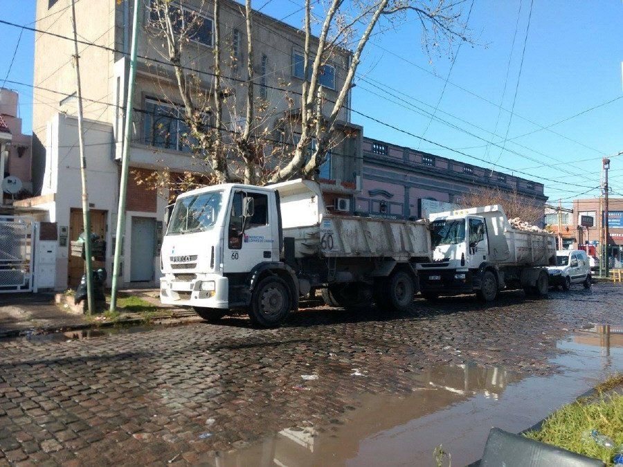 Detectan camiones de Lomas de Zamora trabajando en una obra privada