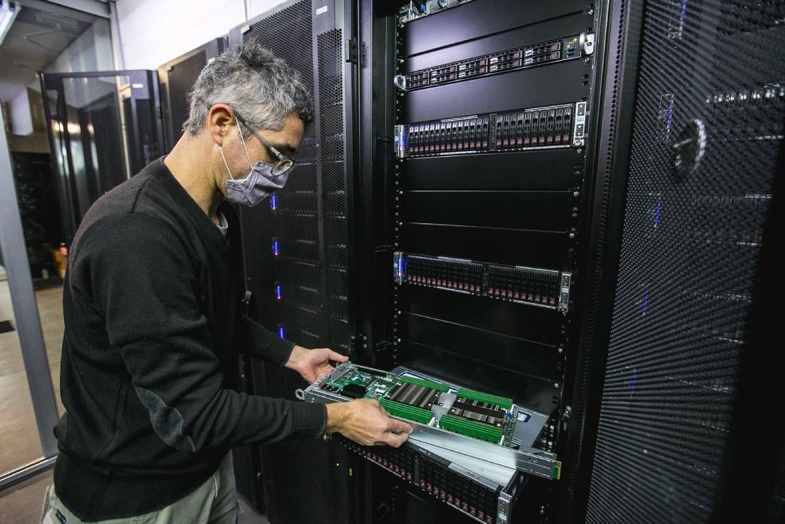 Serafín, la supercomputadora más grande del país, ya se encuentra funcionando