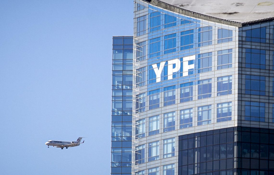 Más fondos buitres intentan cobrar las sentencias contra la Argentina con acciones de YPF.