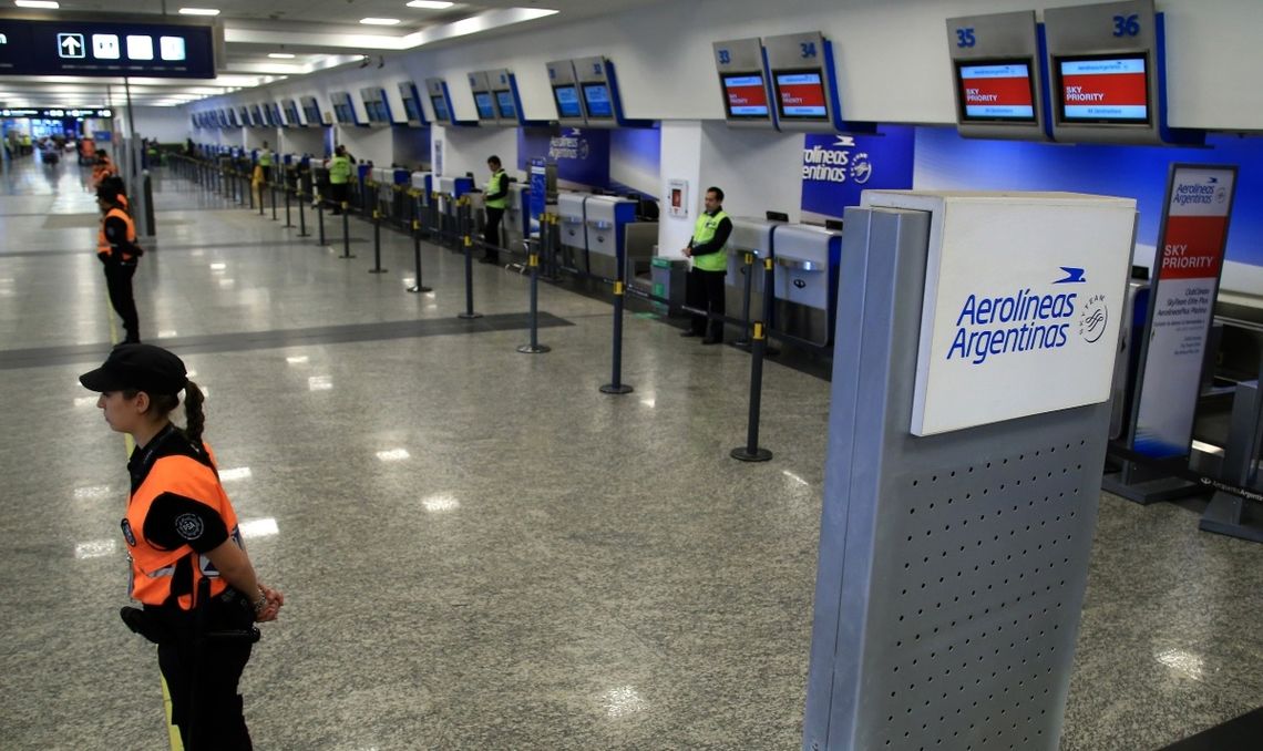 Aerolíneas Argentinas informó la cancelación de 331 vuelos.