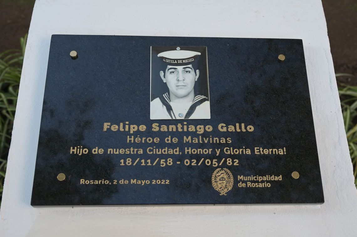 Funeral y sitial de honor para un tripulante del Crucero General Belgrano