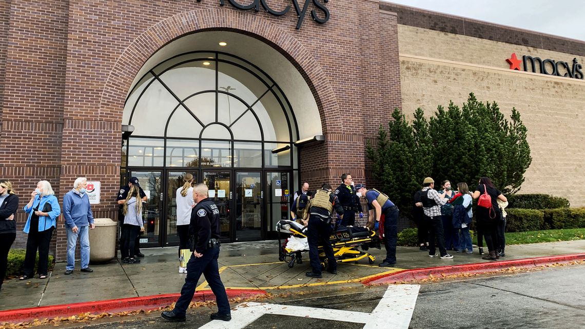 Estados Unidos: dos muertos y cuatro heridos por un tiroteo en un centro comercial.