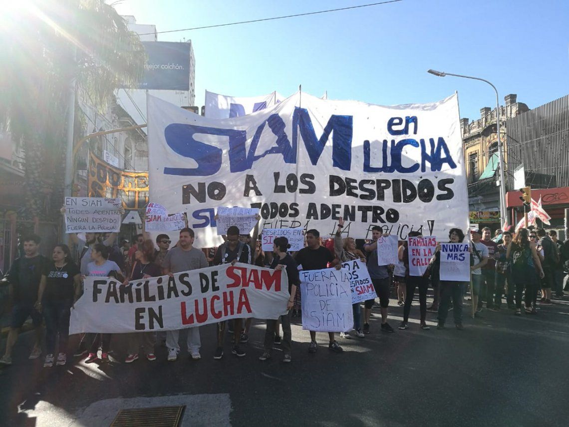 Avellaneda: trabajadores de Siam cortaron la subida al Puente Puyerredón