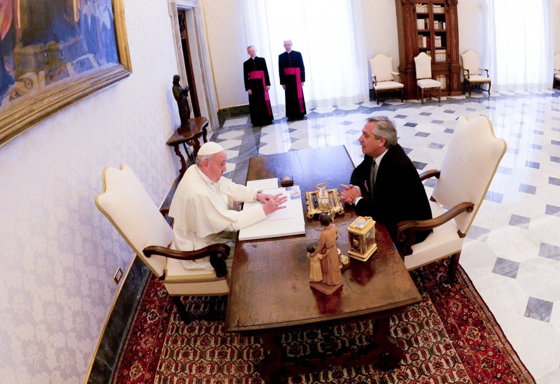 El presidente Fernández aseguró que durante los 44 minutos que duró la entrevista con el Papa no tocó el tema del aborto.