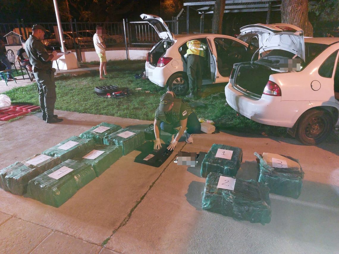 Córdoba - Efectivos de la Gendarmería Nacional secuestraron 500 kilos de marihuana en Córdoba.