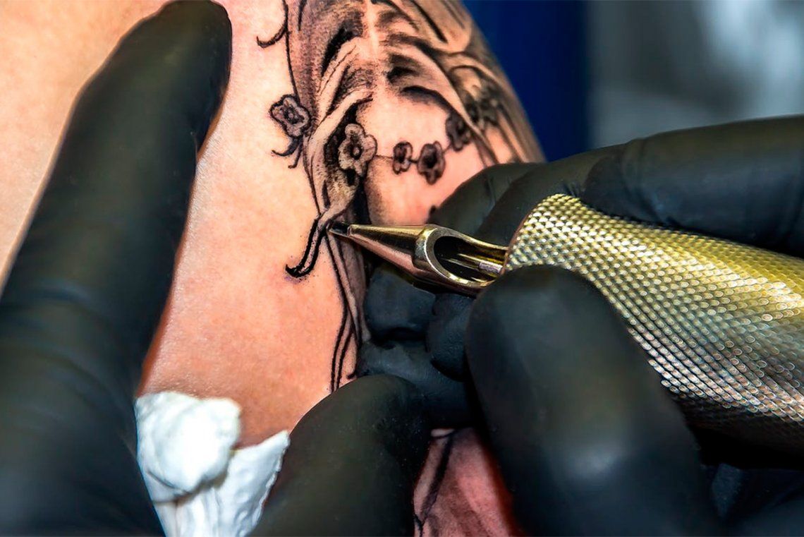 Cómo eliminar tatuajes no deseados