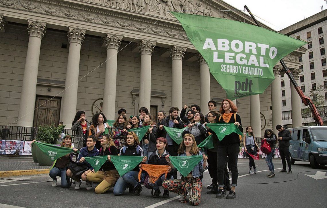 Realizarán pañuelazo en la CGT en favor del aborto legal