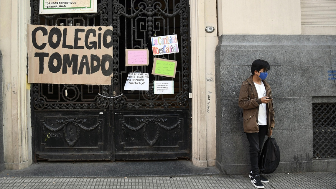 El Gobierno porteño denunció a 366 padres y pide más de $50 millones por las tomas