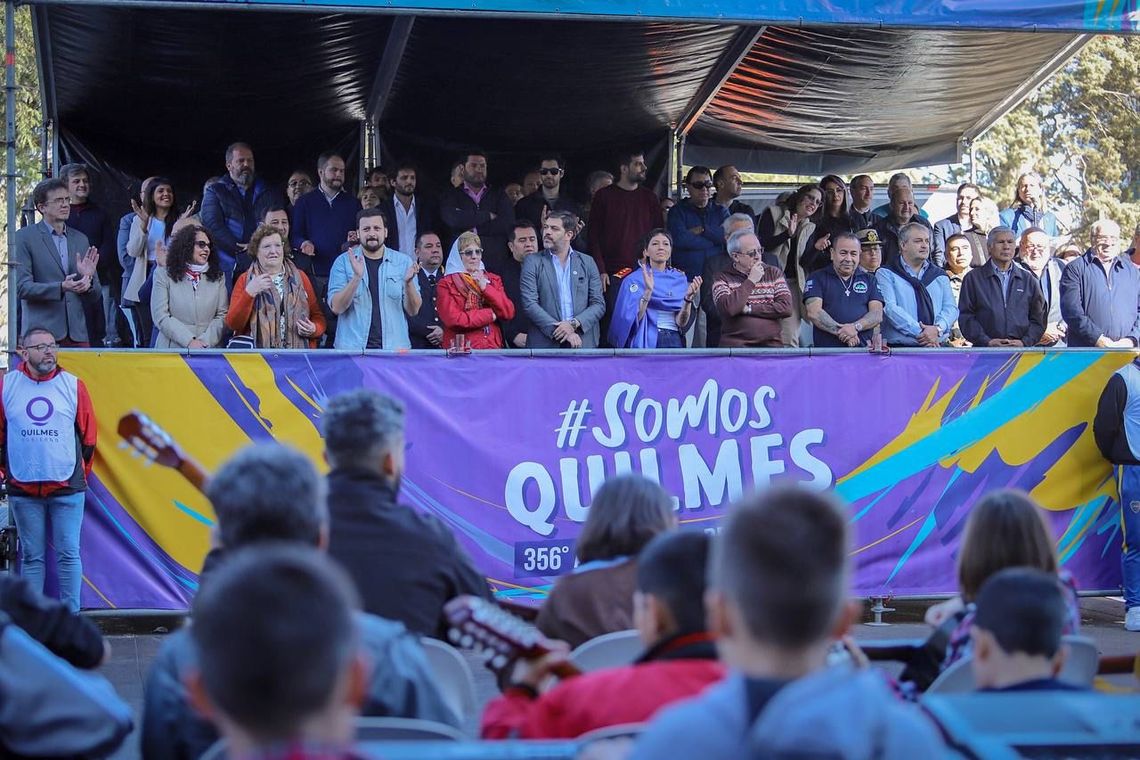 Mayra junto a más de 50 mil vecinos disfrutaron de los festejos por el 356° aniversario de Quilmes