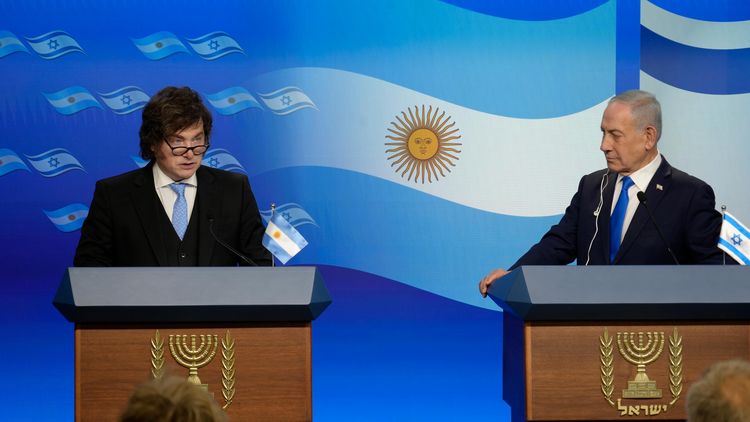 Javier Milei realizó los anuncios en una conferencia de prensa junto con Benjamin Netanyahu.