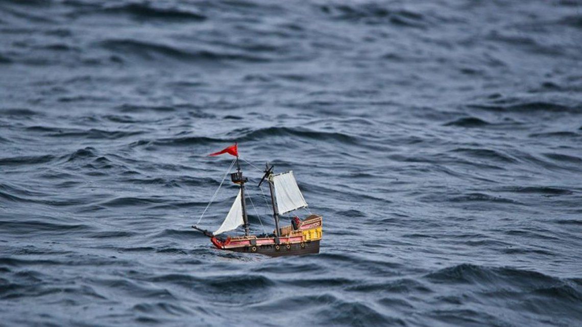 ¡Un barco pirata playmobil cruzó el Atlántico!