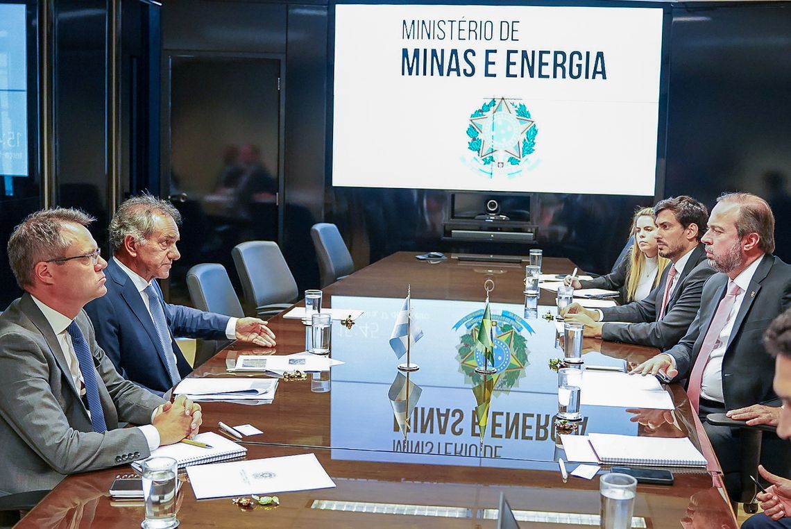Brasilia - Daniel Scioli prepara el viaje de Lula a Argentina junto con el  el ministro de Minas y Energía de Brasil