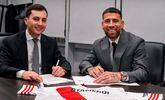 Nicolás Otamendi junto al presidente de River, Stéfano Di Carlo.