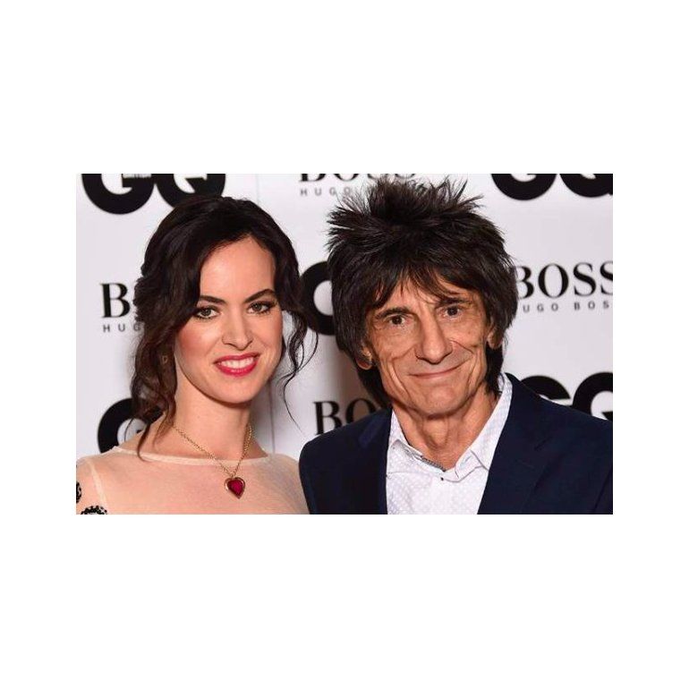 Ron Wood fue padre de gemelas, a los 68