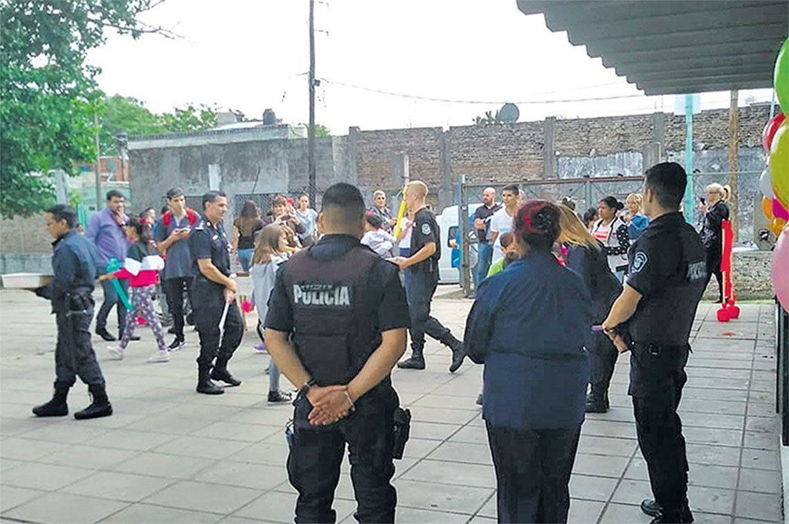 Lomas de Zamora: proyecto solidario de policías locales en Villa Fiorito