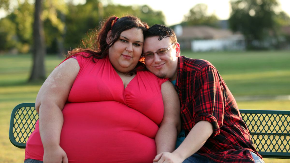 Come por un embudo y quiere ser la mujer más gorda del mundo Foto