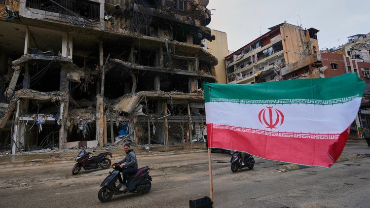 Trump asegura que no tiene apuro en negociar un acuerdo con Irán, mientras las calles de Teherán muestran tranquilidad por la frágil tregua.