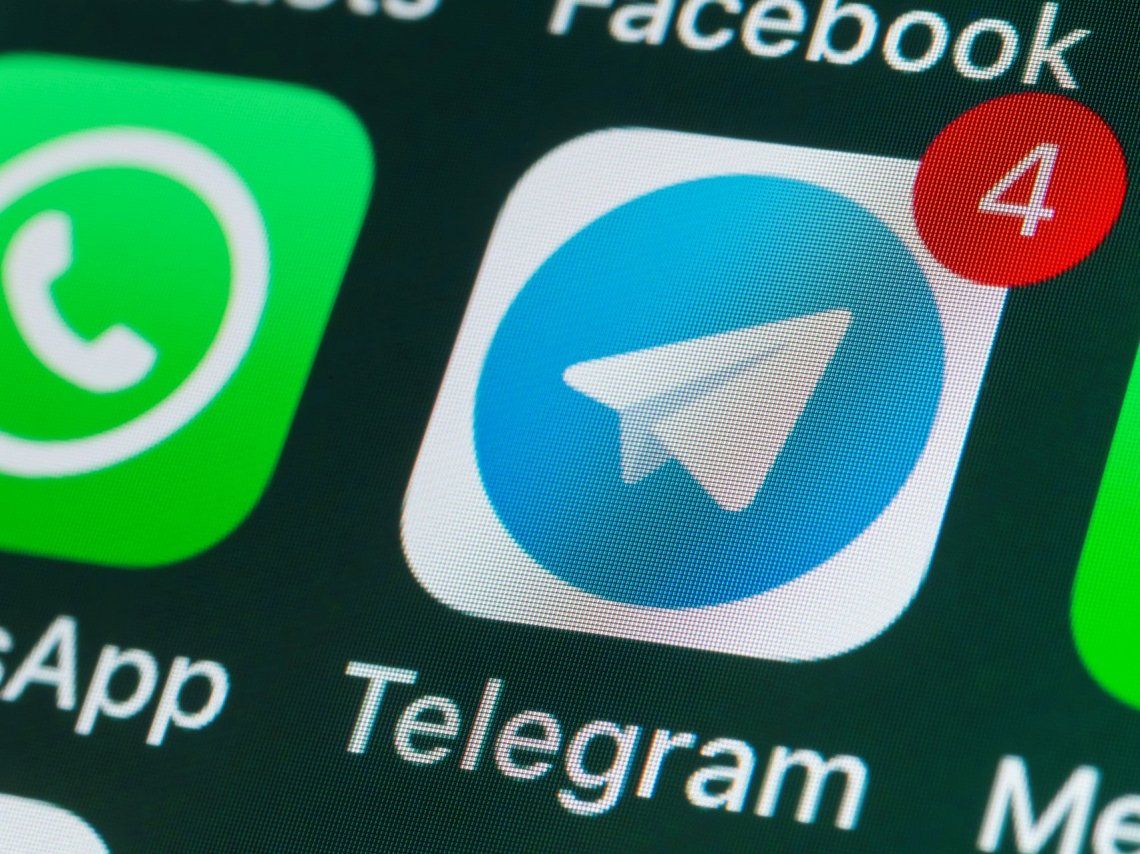 WhatsApp y Telegram: cómo programar saludos para las Fiestas