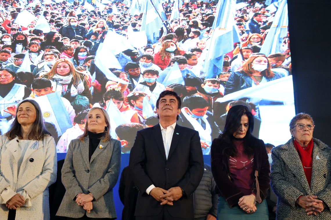 La Matanza: El intendente Espinoza tomó la promesa de lealtad a la bandera a más de 10 mil alumnas y alumnos