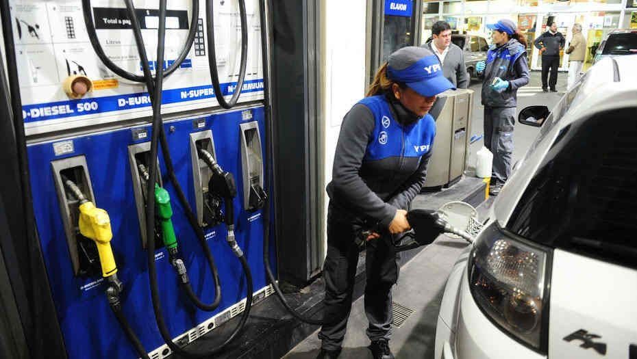 YPF aumentó sus combustibles un 4%