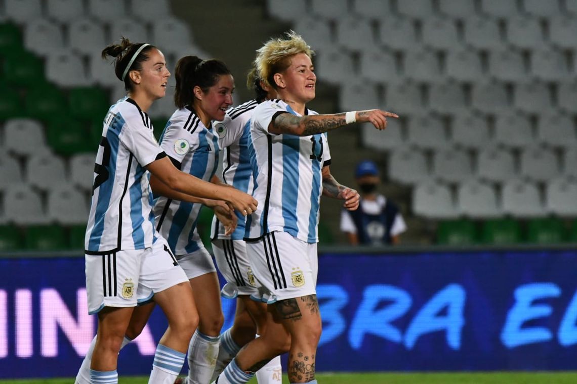 Yamila Rodríguez abrió la cuenta para la selección femenina de fútbol
