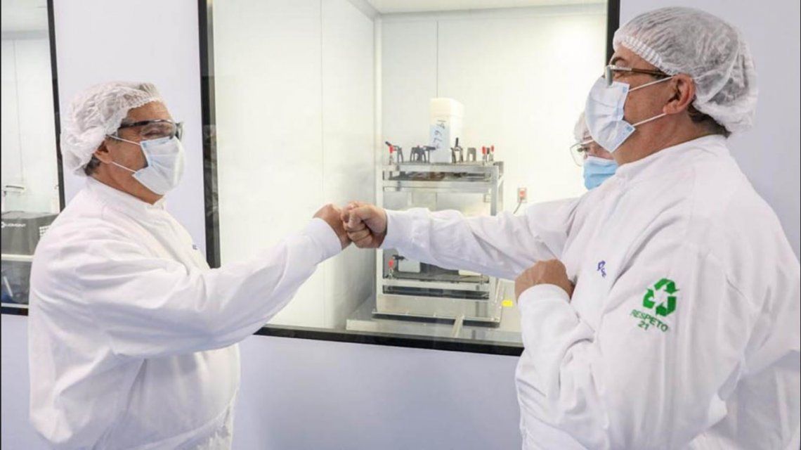 El Presidente visitó el laboratorio que trabaja con Argentina en la vacuna