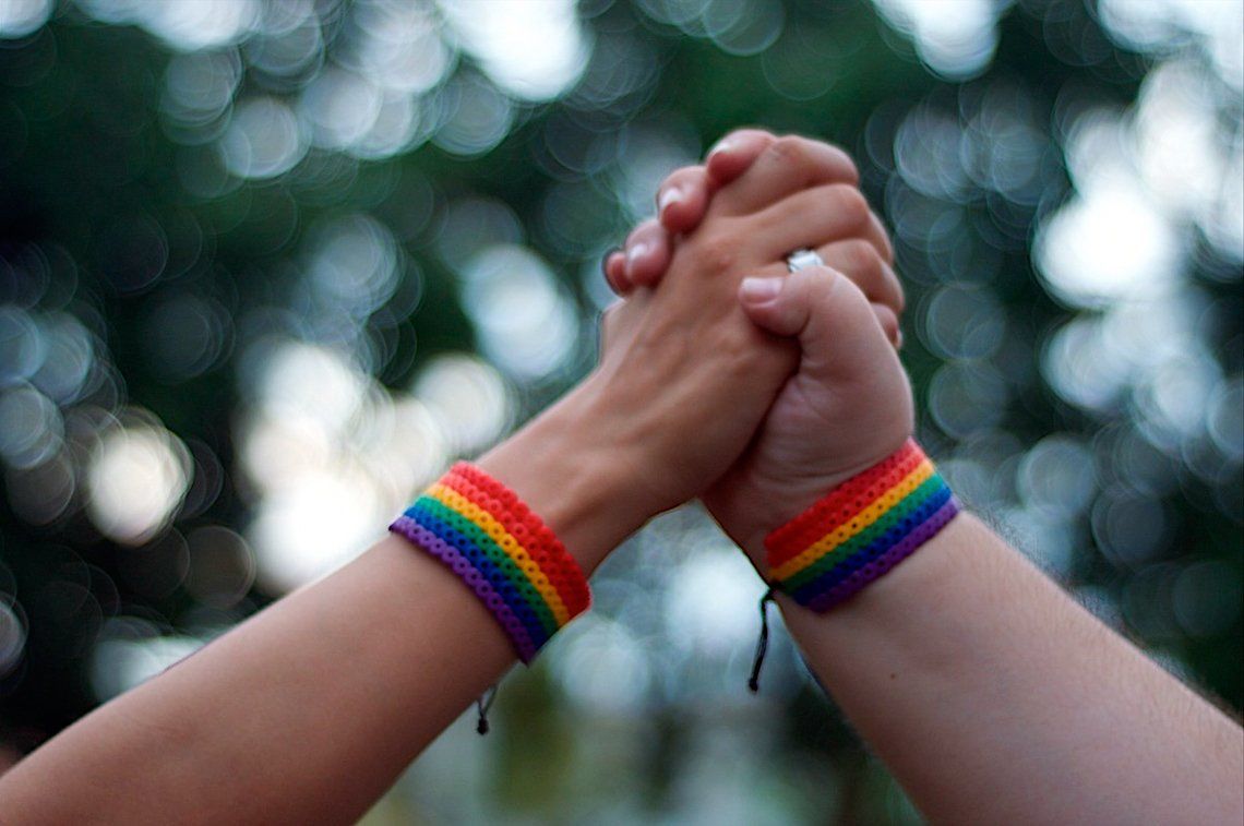 La Federación Argentina LGBT+ criticó el respaldo del Papa a la unión civil de parejas gay