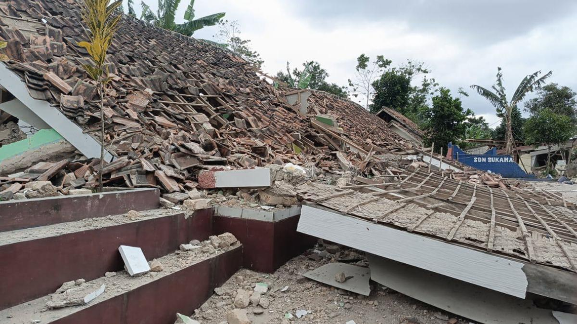 Indonesia: al menos 55 muertos por un terremoto