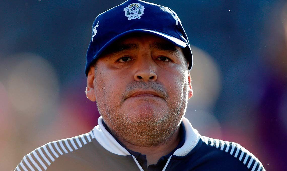La emotiva despedida de Maradona al Trinche Carlovich: Con tu humildad nos bailaste a todos
