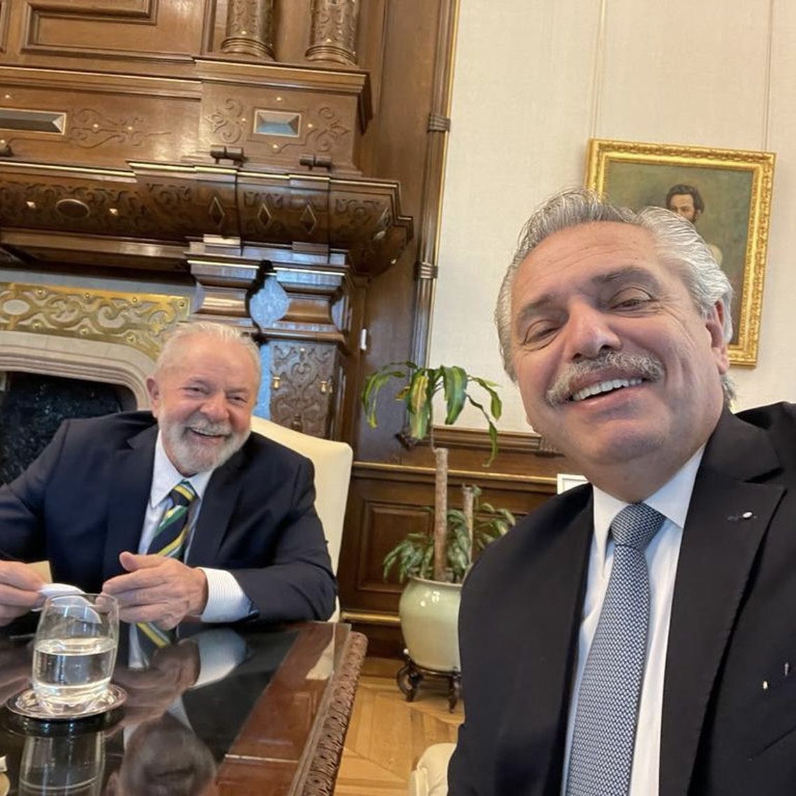 Alberto Fernández felicitó a Lula da Silva por su triunfo.